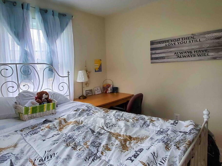 5 Star Room/Close To Town Center And Everything/5 Min Walk Metro Роквіль Екстер'єр фото