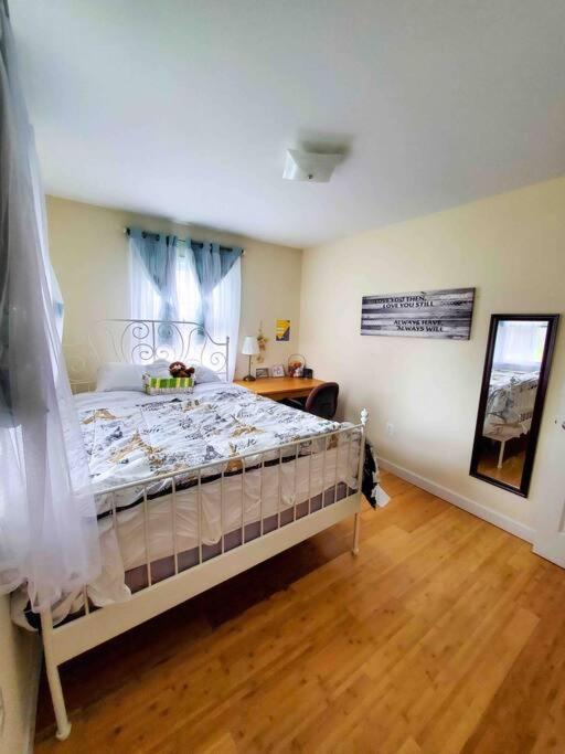 5 Star Room/Close To Town Center And Everything/5 Min Walk Metro Роквіль Екстер'єр фото
